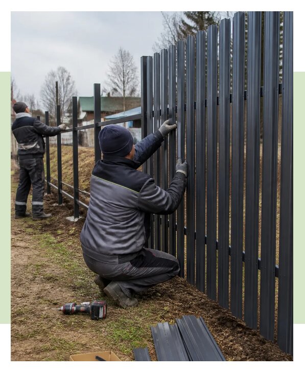 Монтаж забора из евроштакетника под ключ в Красноуфимске от компании